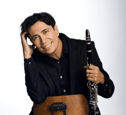 Joaquin Valdepeñas Conducts