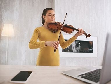 woman playing violin
